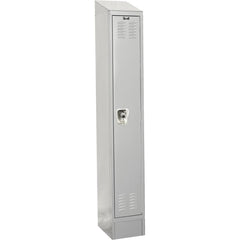 Horizontal Locker: Latch