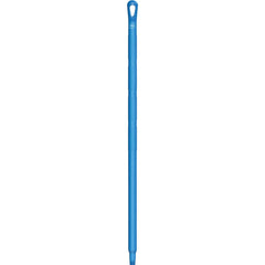 Broom/Squeegee Poles & Handles; Connection Type: European Threaded; Handle Length (Decimal Inch): 39; Telescoping: No; Handle Material: Polypropylene; Color: Blue; For Use With: Remco; Vikan Tools