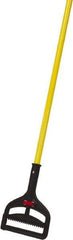 O-Cedar - 60" Standard Fiberglass Quick Connect Mop Handle - 1" Handle Diam, 1 to 5" Wet Mop Head Band, Use with Wet Mops - Makers Industrial Supply