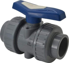 Simtech - 1-1/2" Pipe, Full Port, CPVC True Union Design Ball Valve - Inline - Two Way Flow, FNPT x FNPT (with Socket Adapter) Ends, Tee Handle, 232 WOG - Makers Industrial Supply