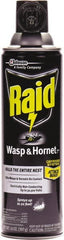 Raid - Pack of (12) 14-oz Aerosol Cans Bee, Hornet, Yellow Jacket, Mud Dauber & Paper Wasp Killer - Makers Industrial Supply