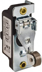 Square D - SPDT, NC/NO, 600 VAC, Screw Terminal, Roller Plunger Actuator, General Purpose Limit Switch - 1 NEMA Rating, IP20 IPR Rating, Bracket Mount, 1/2 Lb. Operating Force - Makers Industrial Supply