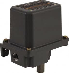 Square D - 7 and 9 NEMA Rated, SPDT, 90 to 2,900 psi, Electromechanical Pressure and Level Switch - Adjustable Pressure, 120 VAC at 6 Amp, 125 VDC at 0.22 Amp, 240 VAC at 3 Amp, 250 VDC at 0.27 Amp, 1/4 Inch Connector, Screw Terminal, For Use with 9012G - Makers Industrial Supply