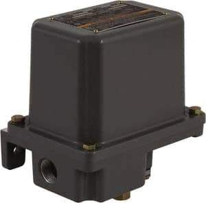 Square D - 7 and 9 NEMA Rated, SPDT, 1 to 40 psi, Electromechanical Pressure and Level Switch - Adjustable Pressure, 120 VAC at 6 Amp, 125 VDC at 0.22 Amp, 240 VAC at 3 Amp, 250 VDC at 0.27 Amp, 1/4 Inch Connector, Screw Terminal, For Use with 9012G - Makers Industrial Supply