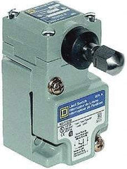 Square D - SPDT, NC/NO, 600 Volt Screw Terminal, Plunger Actuator, General Purpose Limit Switch - 1, 2, 4, 6, 12, 13, 6P NEMA Rating, IP67 IPR Rating - Makers Industrial Supply