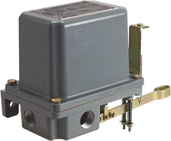 Square D - 4 NEMA Rated, DPST-DB, Float Switch Pressure and Level Switch - 575 VAC, Line-Load-Load-Line Terminal - Makers Industrial Supply