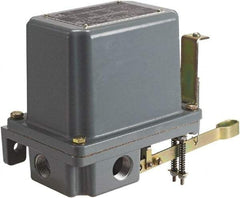 Square D - 4 NEMA Rated, DPST-DB, Float Switch Pressure and Level Switch - 575 VAC, Line-Load-Load-Line Terminal - Makers Industrial Supply