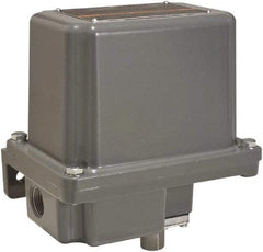 Square D - 7 and 9 NEMA Rated, SPDT, 170 to 5,600 psi, Electromechanical Pressure and Level Switch - Adjustable Pressure, 120 VAC at 6 Amp, 125 VDC at 0.22 Amp, 240 VAC at 3 Amp, 250 VDC at 0.27 Amp, 1/4 Inch Connector, Screw Terminal, For Use with 9012G - Makers Industrial Supply