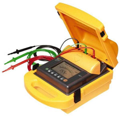 Fluke - Digital LCD Display, 2,000,000 Megohm Electrical Insulation Resistance Tester & Megohmmeter - 5,000 VDC Max Test Voltage, Powered by 12V Lead-Acid Battery - Makers Industrial Supply