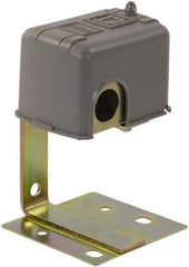 Square D - 1 NEMA Rated, DPST, Float Switch Pressure and Level Switch - Line-Load-Load-Line Terminal - Makers Industrial Supply