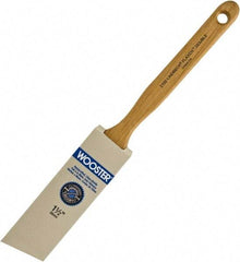 Wooster Brush - 1-1/2" Angled Hog Sash Brush - 2-7/16" Bristle Length, 7-7/8" Maple Fluted Handle - Makers Industrial Supply