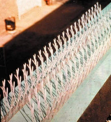 Bird-X - Plastic Bird Spikes - 4-1/2 Inch High x 2-1/4 Inch Wide x 25 Ft. Long x 0.5 Inch Thick - Makers Industrial Supply