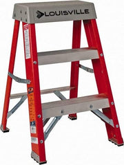 Louisville - 2 Steps, 2' High, Type IA Rating, Fiberglass Step Ladder - 300 Lb Capacity, 17" Base Width - Makers Industrial Supply