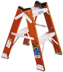 Werner - 1 Step, 2' High, Type IA Rating, Fiberglass Step Stand - 300 Lb Capacity, 21-1/8" Base Width - Makers Industrial Supply