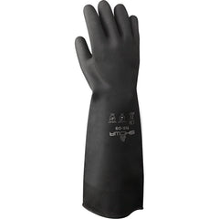 Chemical resistant unsupported neoprene 18″ 30-mil black unlined textured grip rolled cuff/medium - Makers Industrial Supply